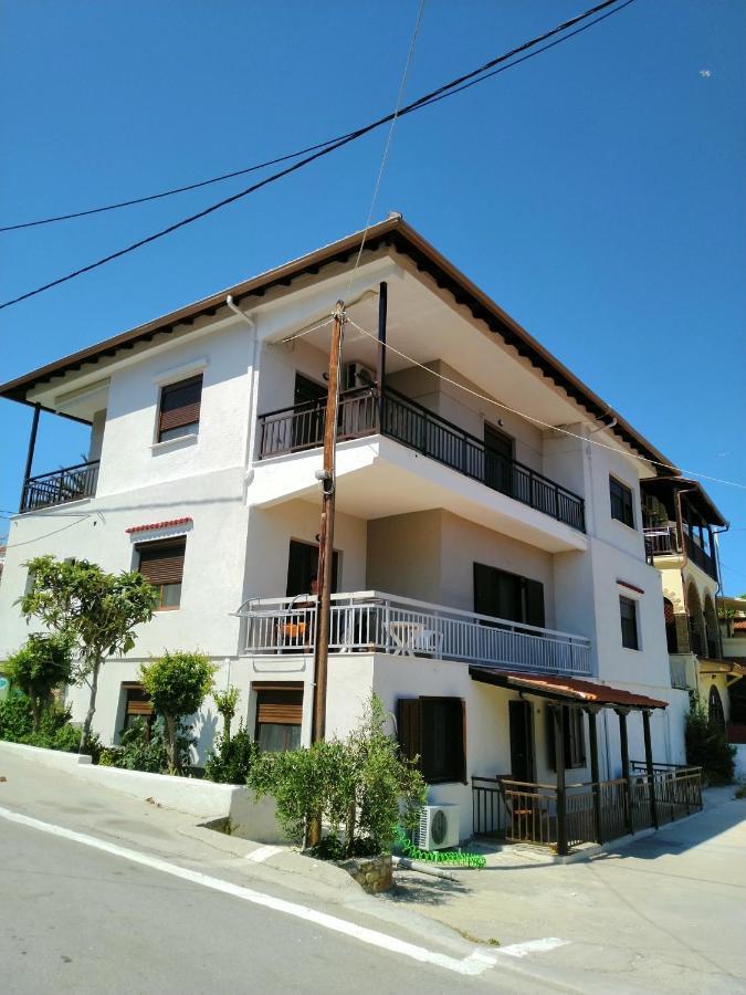 Gianni'S Apartment 1 By The Sea Амолиани Экстерьер фото